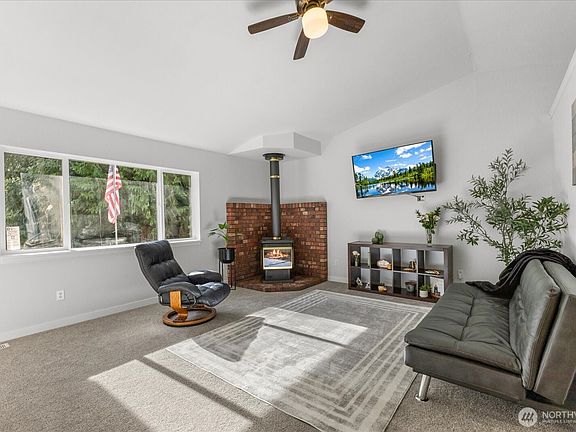 5th image of 3019 Pine Lane