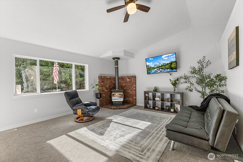 5th image of 3019 Pine Lane