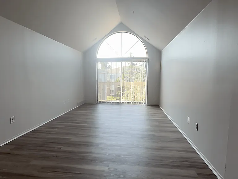 Prentiss Pointe Apartments — Photo 82
