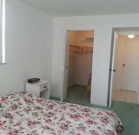 5th image of 2861 Somerset Dr APT 408