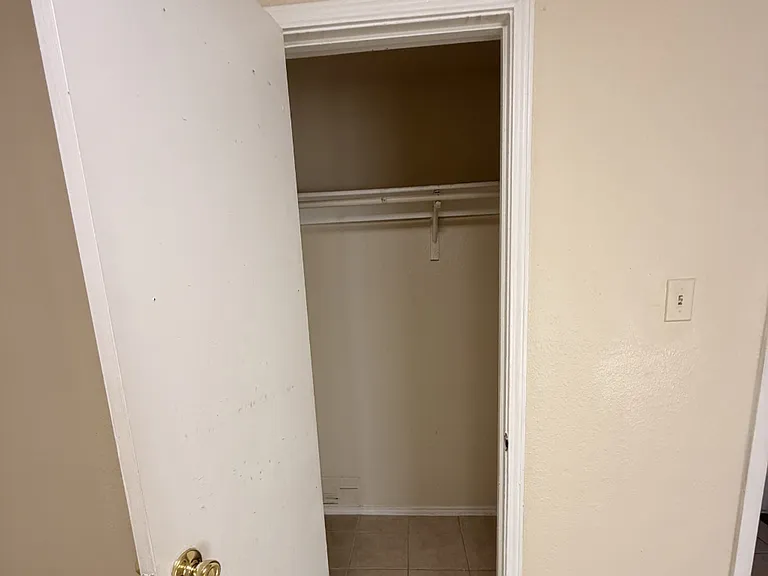 808 W Olmos Dr — Photo 22