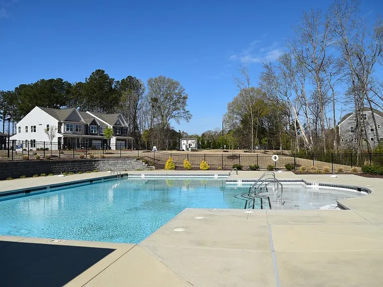 4011 Rothwood Ln — Photo 4