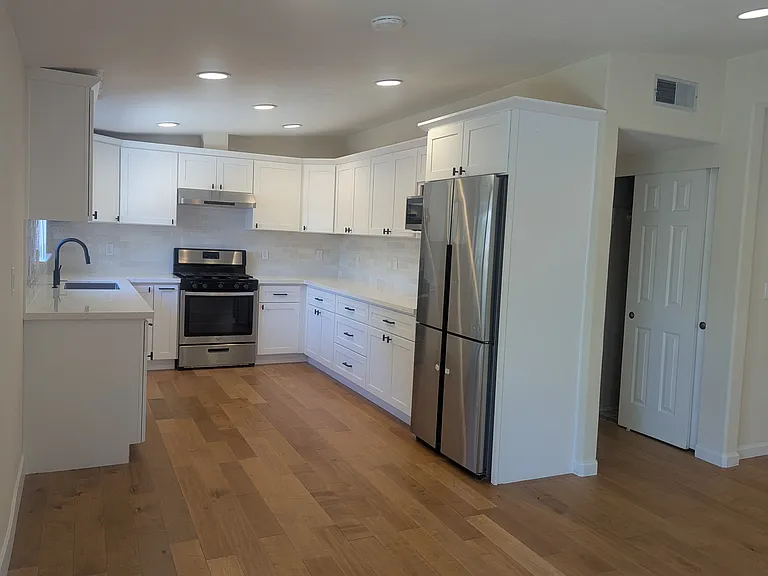1122 Myrtle Dr — Photo 10