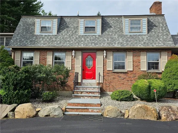 3 Kirker Dr, East Greenwich, RI 02818
