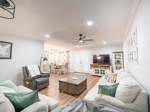 4th image of 339 L Kirth Dr