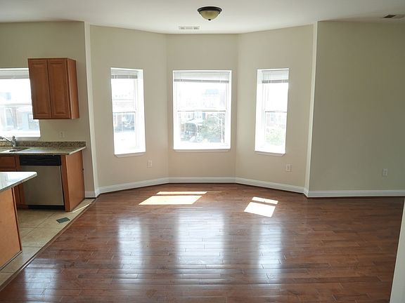 5th image of 841 Whitelock St APT 4