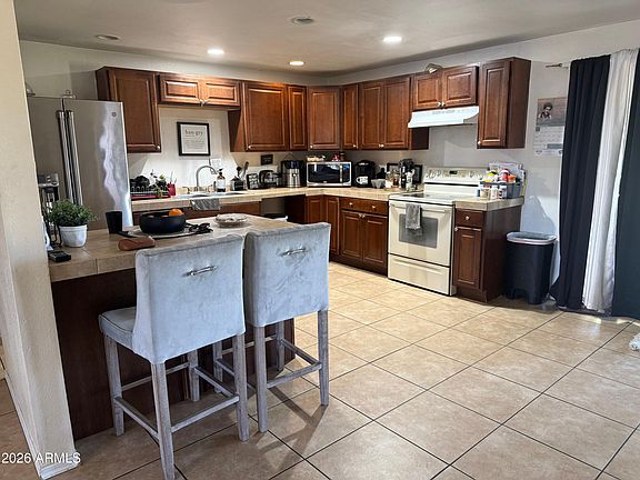4th image of 4820 N 73RD Avenue