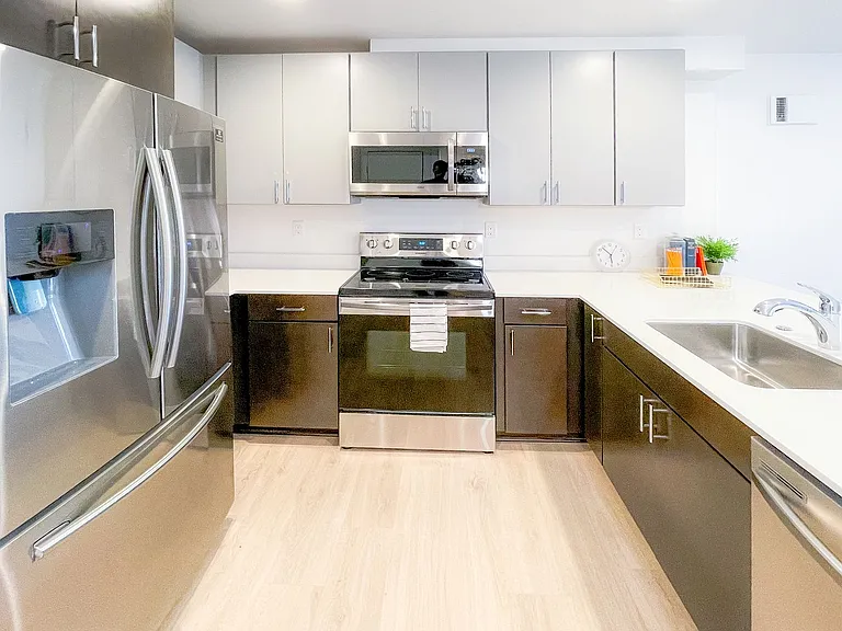 Edric Apartments — Photo 23