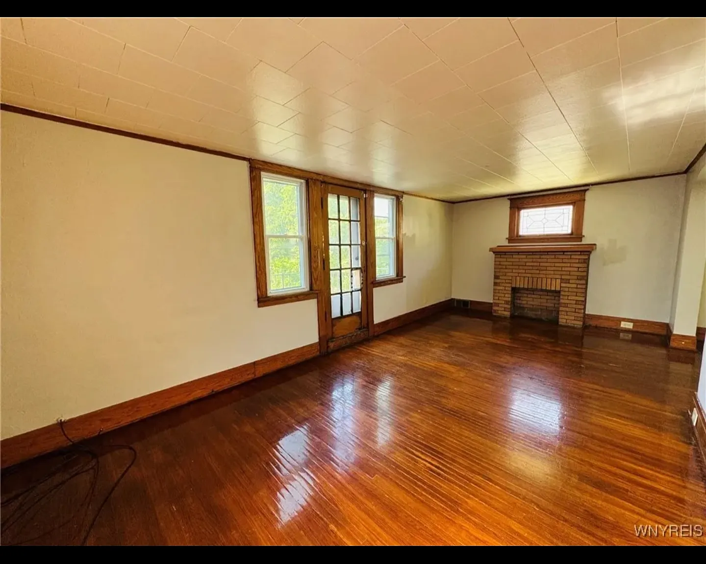 2 bed, 1031 sqft, $1,100 — Photo 1