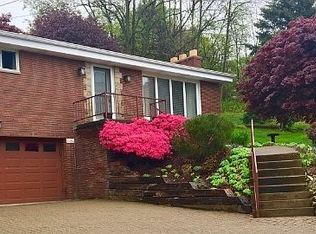 4454 Sovereign St, Pittsburgh, PA 15214