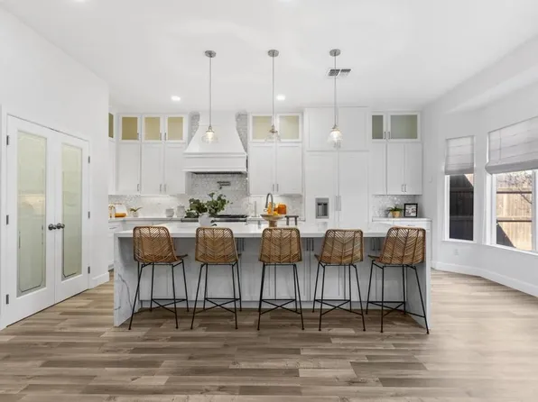 5136 Whisper Oaks Ln, Carmichael, CA 95608