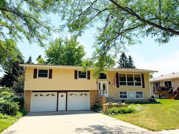 816 18th Ave NE, Aberdeen, SD 57401