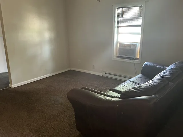922 Johnson St — Photo 3