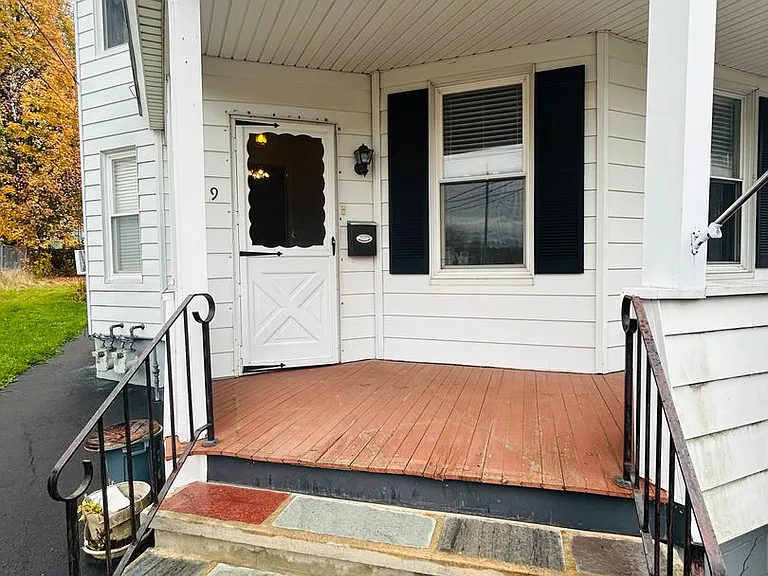 219 W Main St — Photo 2