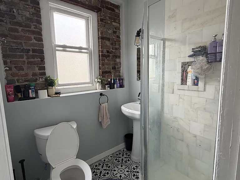 680 Summit Ave #2 — Photo 4