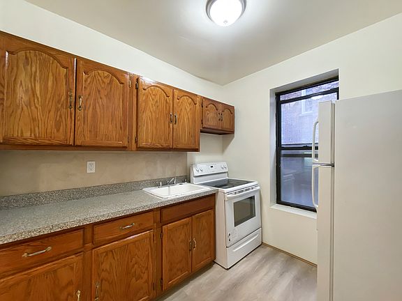 4th image of 254 Manhattan Ave APT 3B