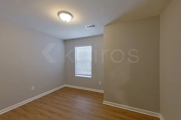 232 Long Island Dr — Photo 5