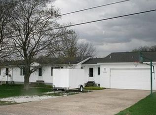 8935 Horseshoe Dr, Erie, PA 16510