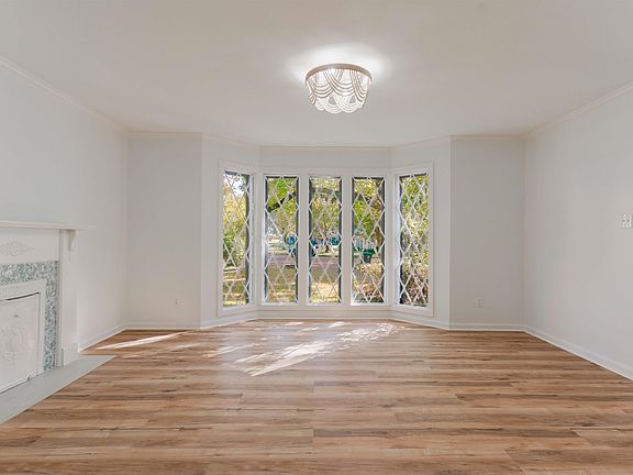 5th image of 8285 Montego Pl N