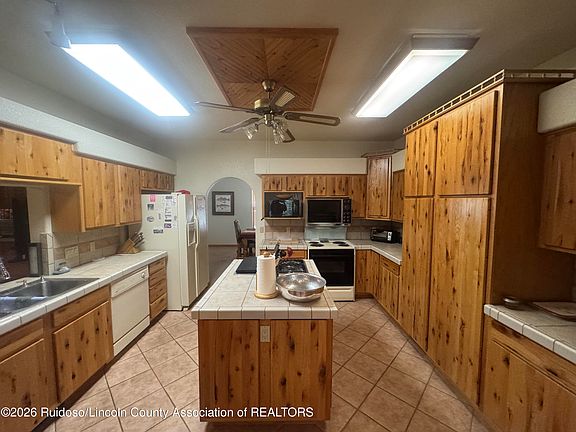 4th image of 191 Eagle Ridge Rd