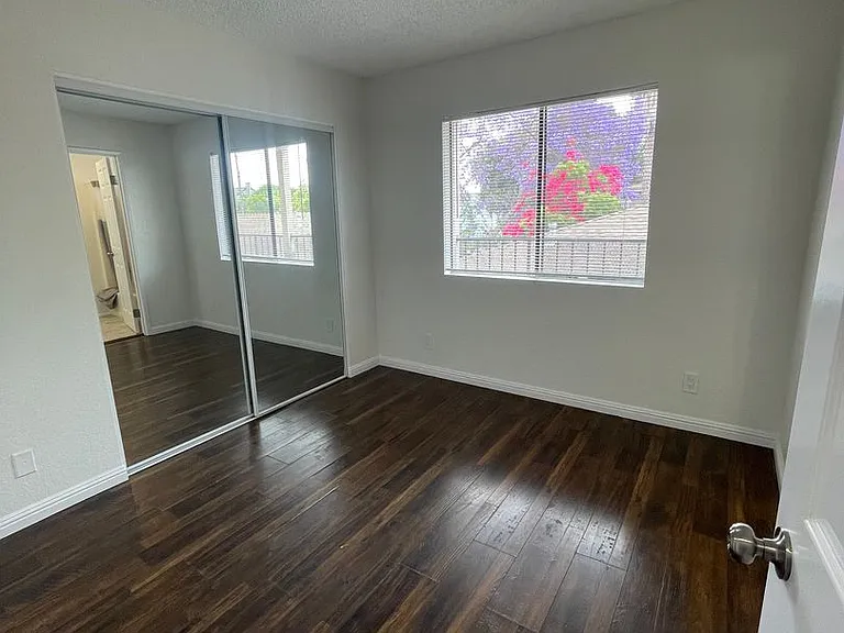 2269 Earl Ave — Photo 12