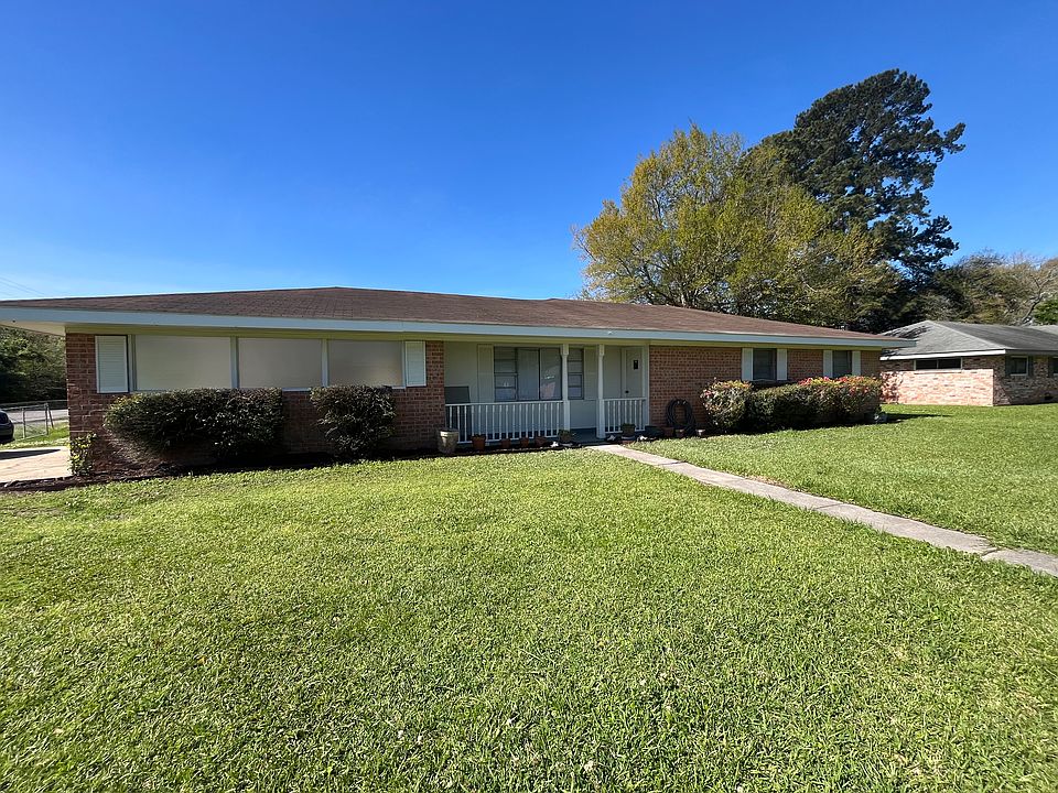 1st image of 330 Genevieve Dr