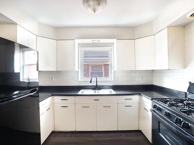 5205 Jamieson Ave — Photo 6