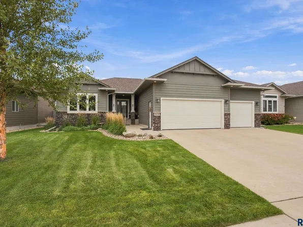 3604 E Prairie Wind St, Sioux Falls, SD 57108
