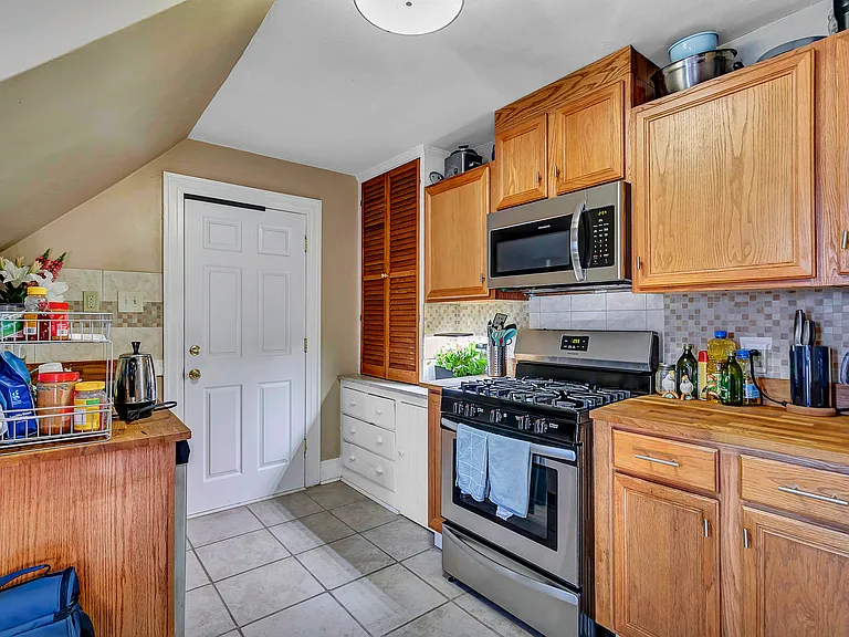 68 Sheldon Ter #3 — Photo 8