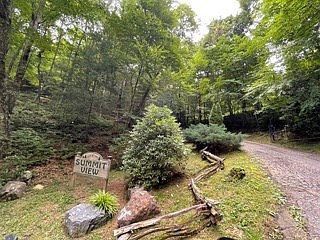 2nd image of 15 Summit View Dr