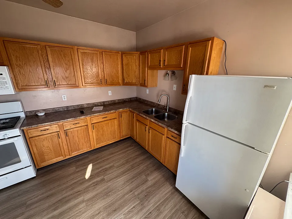 638 Roosevelt Ave #2