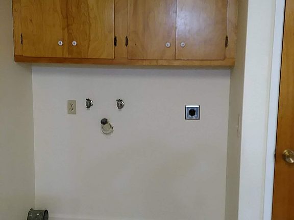 5th image of 189 N Marguerite Ave