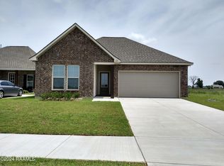 121 Ridley Ln, Youngsville, LA 70592