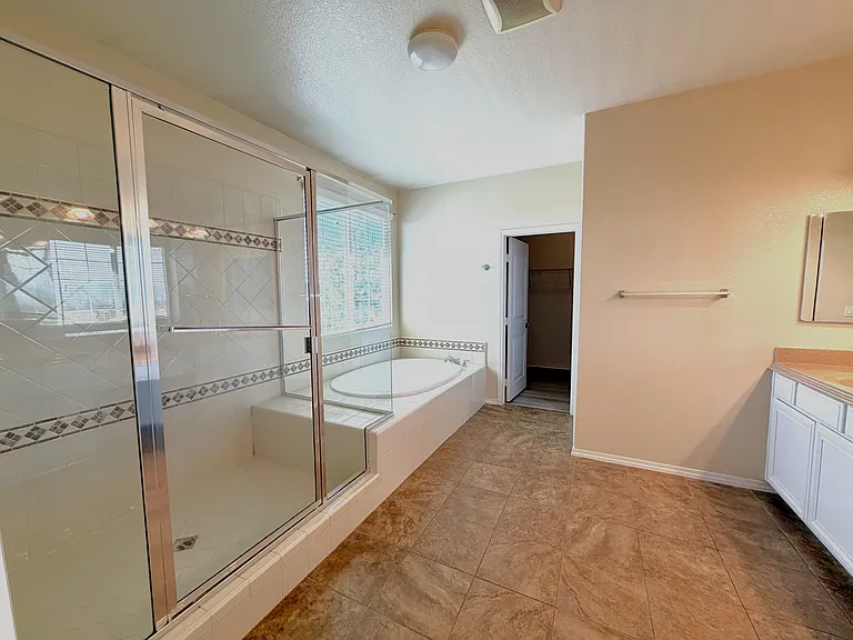 40220 Emily Pl — Photo 36