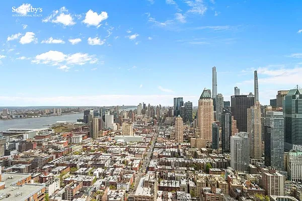 Rented by Sotheby's International Realty | media 18