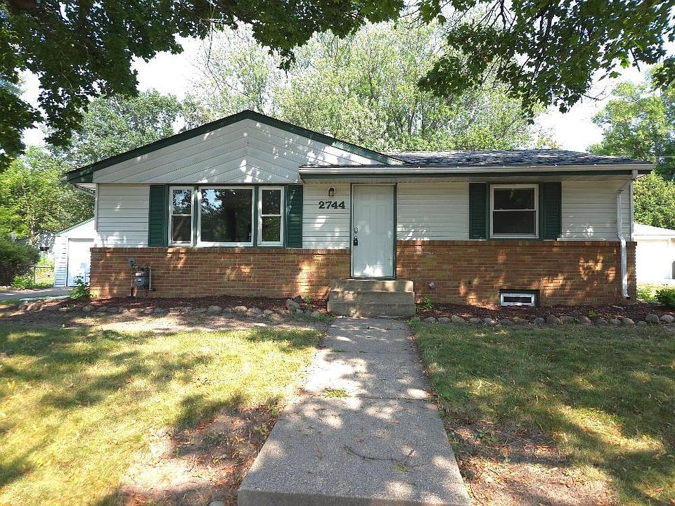 1st image of 2744 Matilda St
