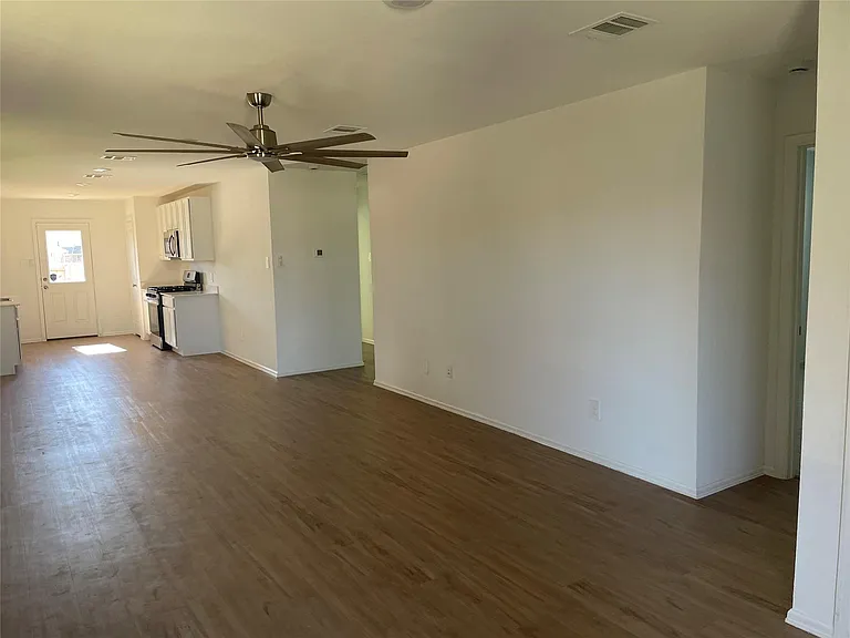 221 Crystal Bay Ln — Photo 11