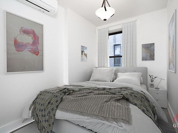 4th image of 2033 1st Ave #2FE