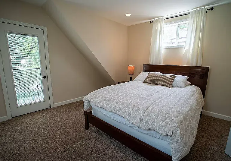 1916 W Roscoe St #2 — Photo 6