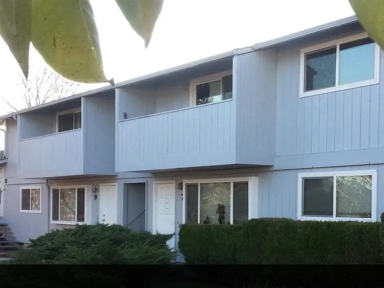 2315 E 13th St #8 — Photo 1