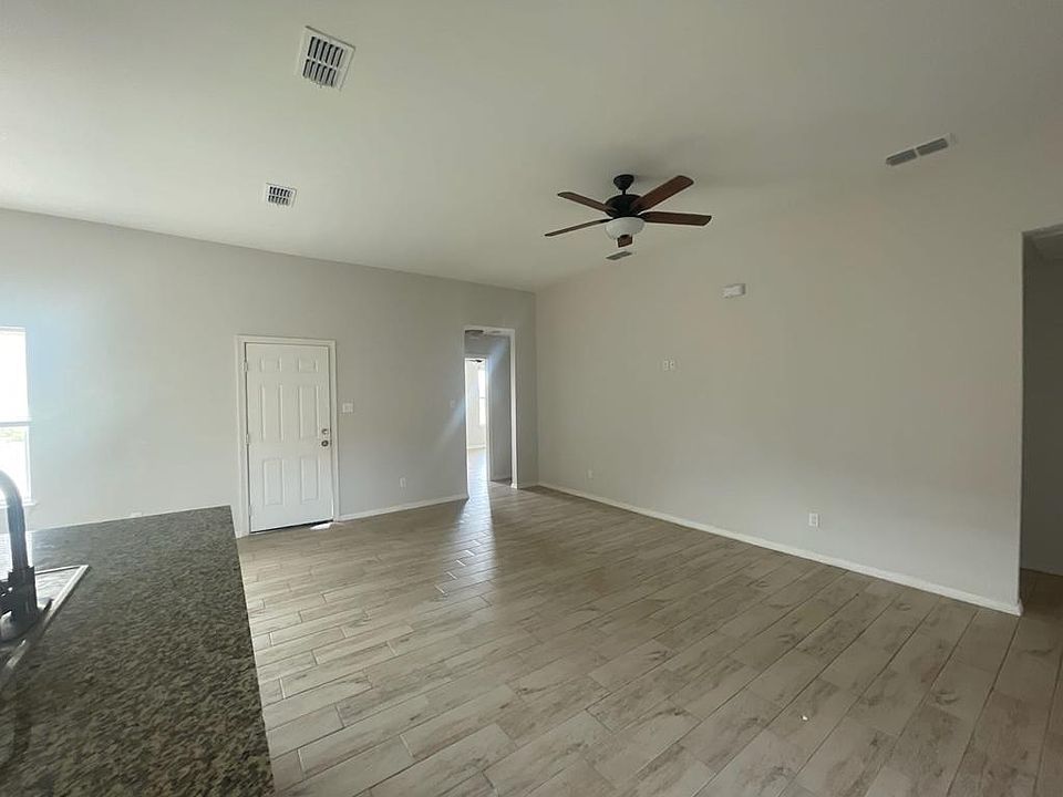 2nd image of 837 6th St