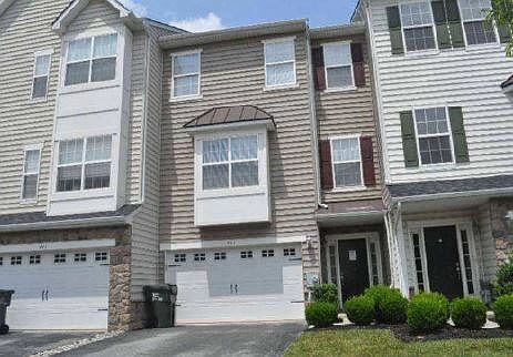 1st image of 445 Jacobsen Dr