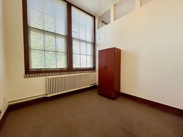 257 Lafayette Ave — Photo 2
