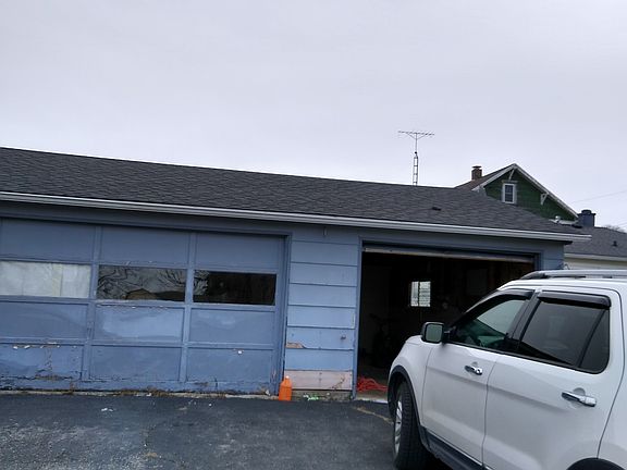 5th image of 902 Woodrow Ave