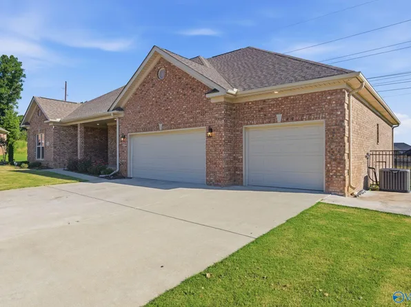 2346 Tintagel Dr SW, Decatur, AL 35603
