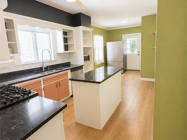 83 Baynes St #LOWER — Photo 6