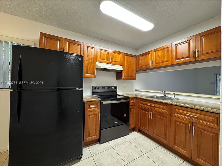 4033 Lakeside Dr #4033 — Photo 1