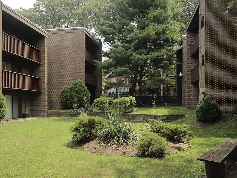 Village Square — Photo 4