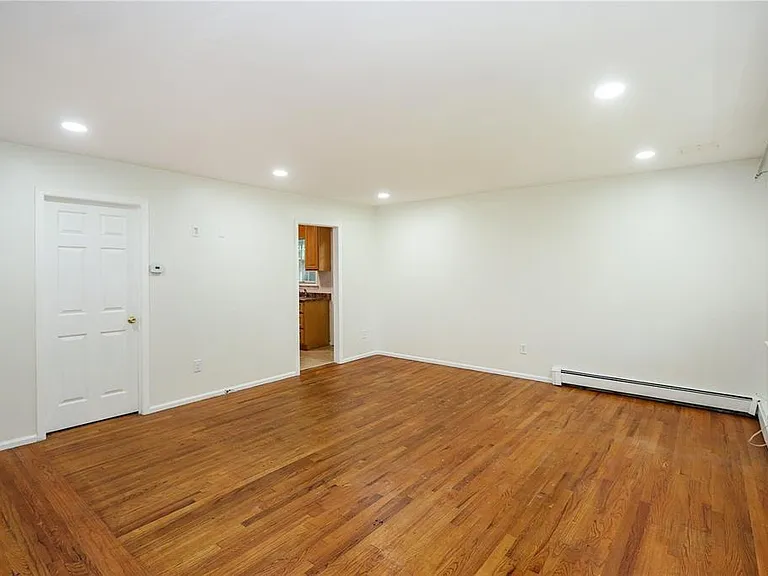 Gables Ct — Photo 8