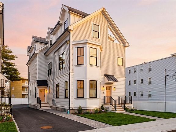 3rd image of 15 S Waverly St #15